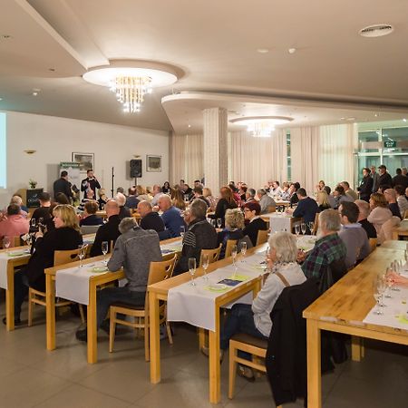 וודיצה Hotel Olympia מראה חיצוני תמונה